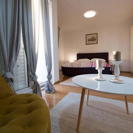 Fiorentini Ciovo With A Seaview And Outside Pool - 1 Apartment *