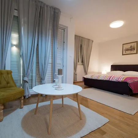Apartment Fiorentini Ciovo With A Seaview And Outside Pool - 1